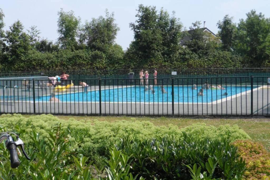 Villa Riverside Met Hottub, Eigen Aanlegsteiger, Zwemtrap, Trampoline En Kano'S 제이볼데 외부 사진