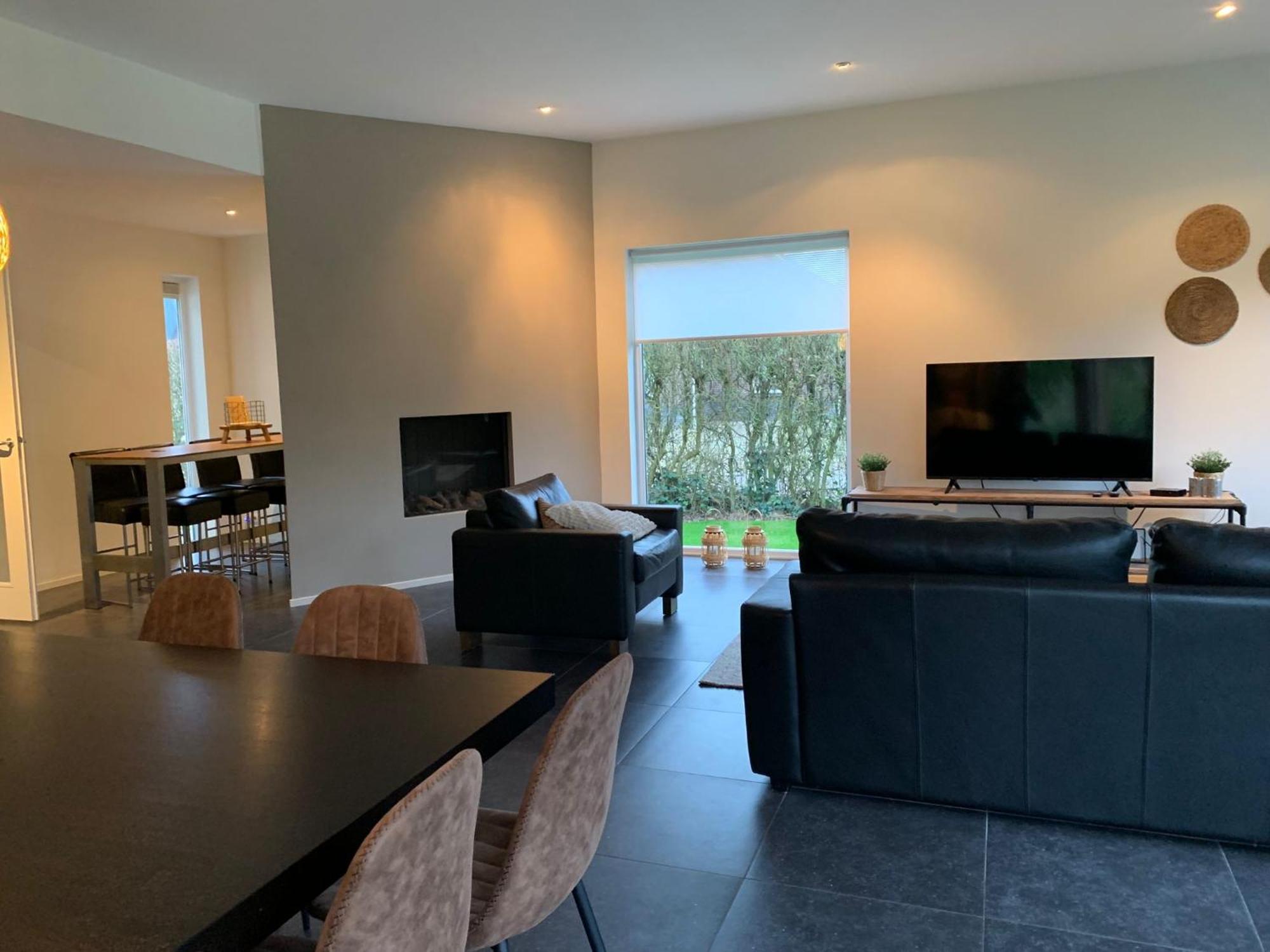 Villa Riverside Met Hottub, Eigen Aanlegsteiger, Zwemtrap, Trampoline En Kano'S 제이볼데 외부 사진